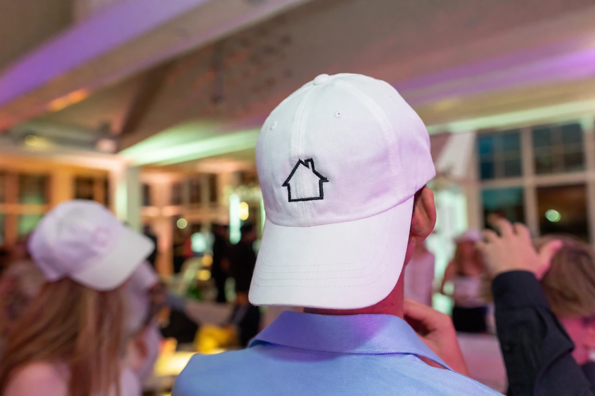 Dalia embroidered white cap