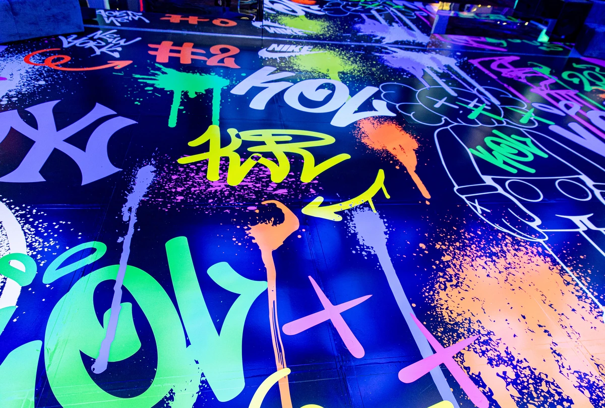 Kol colorful dance-floor graphics