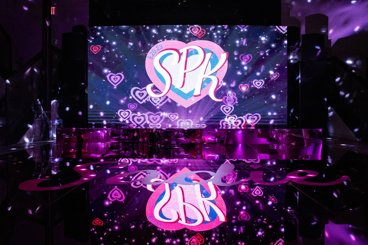 Sadie SPK stage and floor reflection